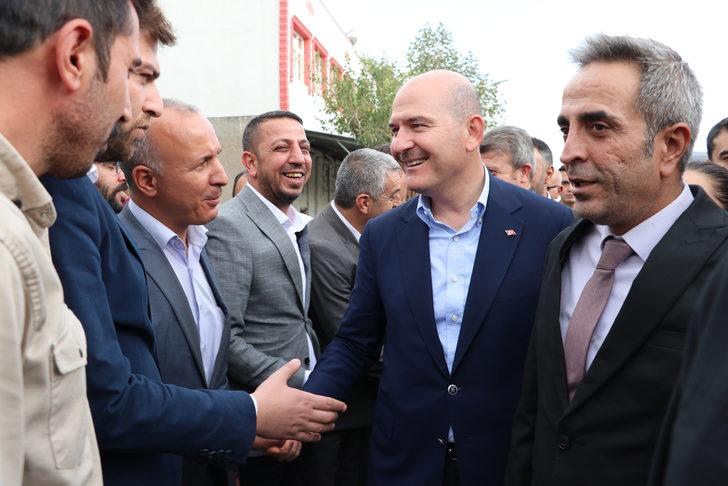 İçişleri Bakanı Soylu, Diyarbakır Ergani, Sur ve Yenişehir'de vatandaşlarla buluştu: G1