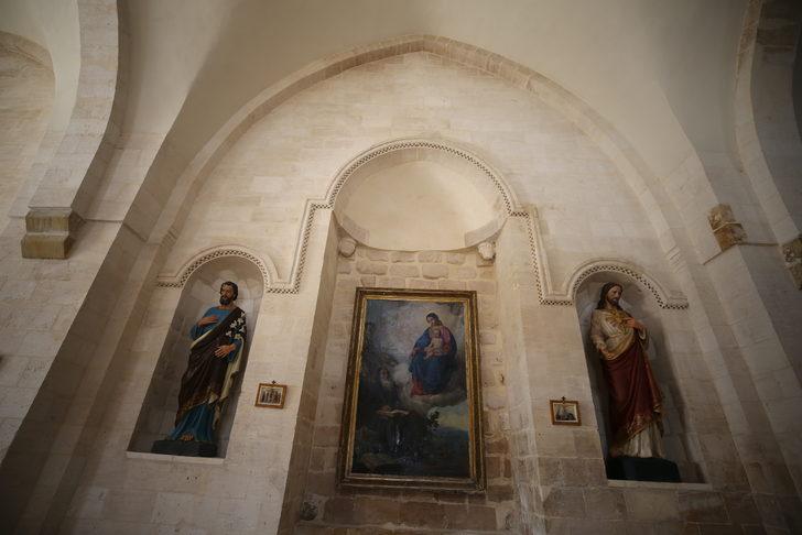 Mardin'de restore edilen tarihi Mor Efrem Kilisesi ibadete açıldı G5