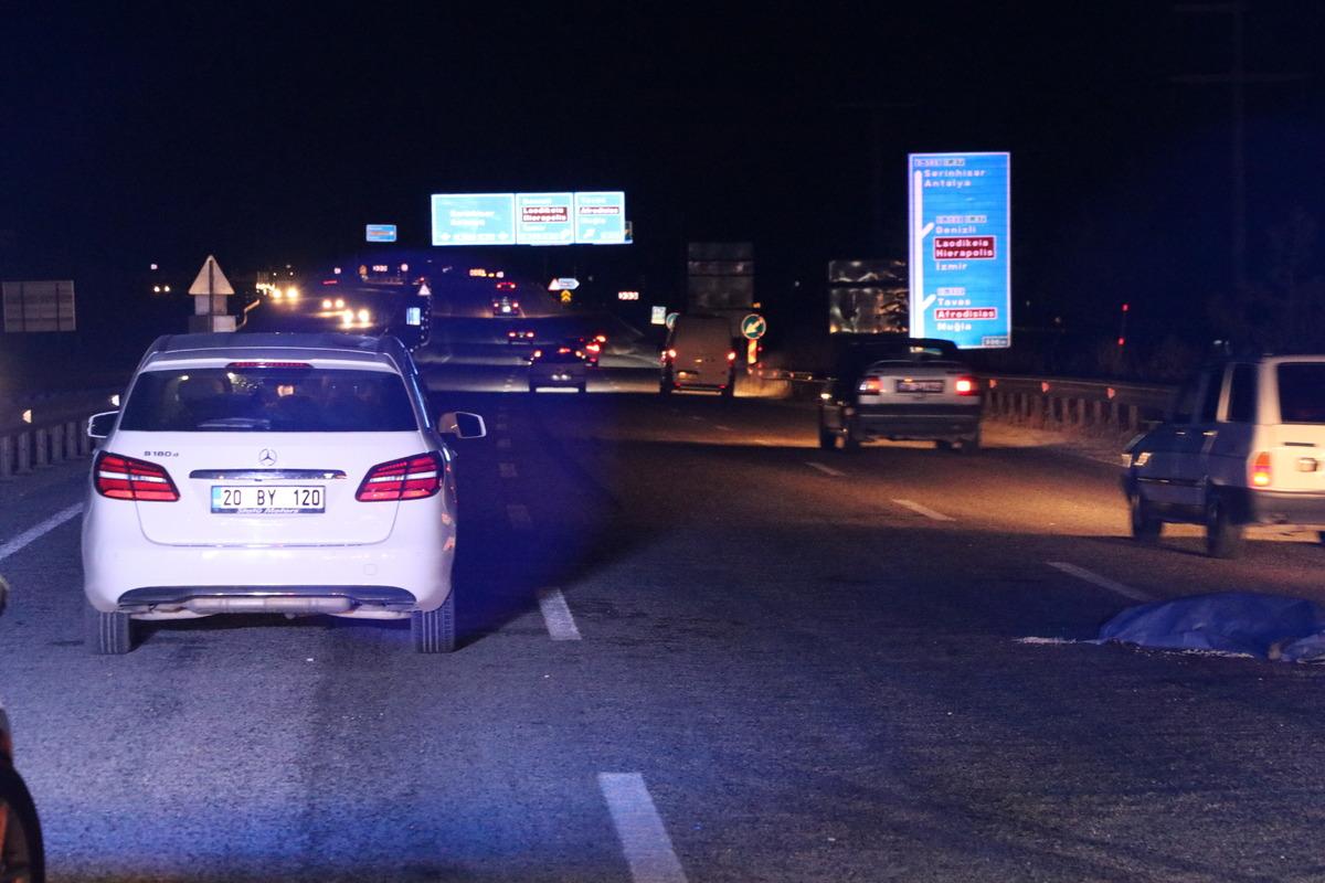 Denizli'de otomobilin &ccedil;arptığı yaya hayatını kaybetti