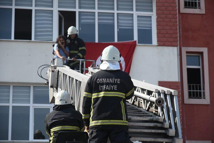 Osmaniye'de okullarda yangın anı tahliye tatbikatı yapıldı G2