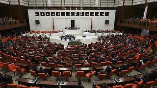 Son dakika: 'Dezenformasyonla mücadele düzenlemesi' TBMM'de kabul edilerek yasalaştı... Yanlış bilgi yayana hapis cezası!