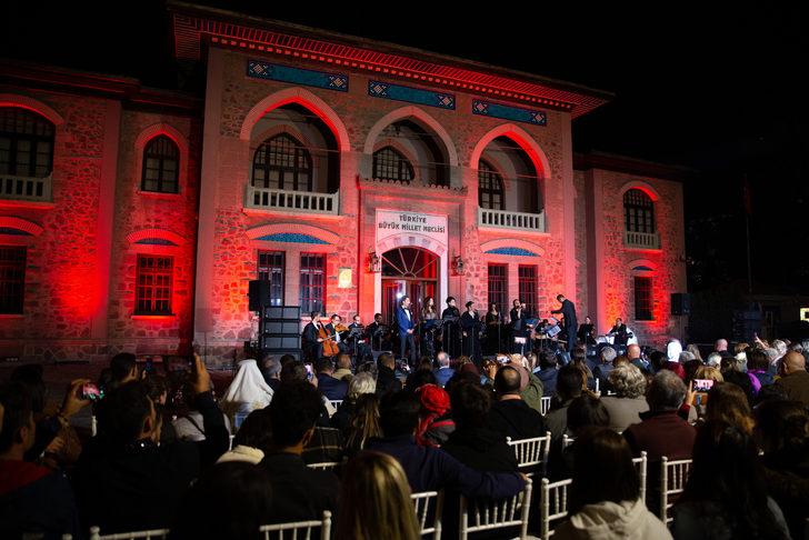 Ankara'nın başkent oluşunun 99. yıl dönümü İkinci Meclis binasındaki konserle kutlandı G2