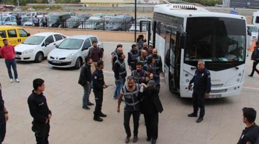 ‘FETÖ’ soruşturmasını yürüten polis müdürü, ‘FETÖ’den gözaltına alındı