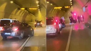 Meşaleler yakıp, tezahürat yapıp Kağıthane Taksim Tüneli'ni trafiğe kapattılar! Polisi görünce ise...