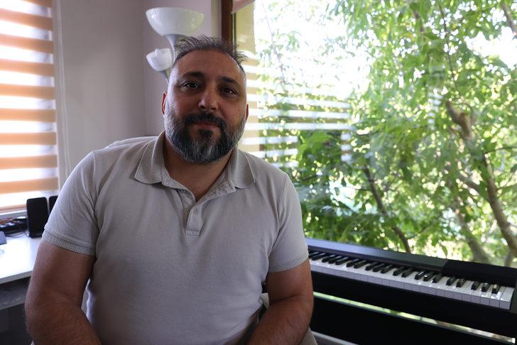 Türk akademisyenler Katar'da Neşet Ertaş türkülerini seslendirdi G1