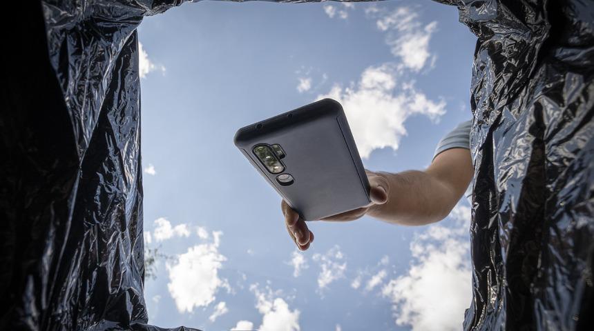 İnanılır gibi değil! 5 milyardan fazla telefon çöpe atılacak