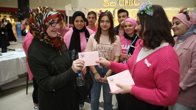 Sağlık meslek lisesi öğrencileri pembe mektuplarla meme kanserine dikkati çekiyor