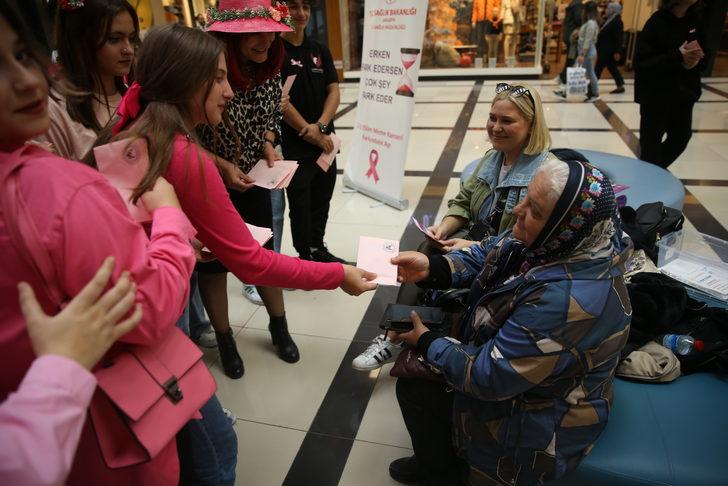 Sağlık meslek lisesi öğrencileri "pembe mektup"larla meme kanserine dikkati çekiyor G5