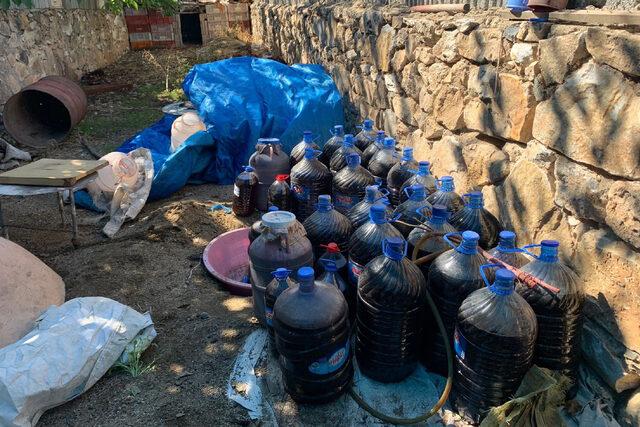 Elazığ'da 600 litre kaçak şarap ele geçirildi