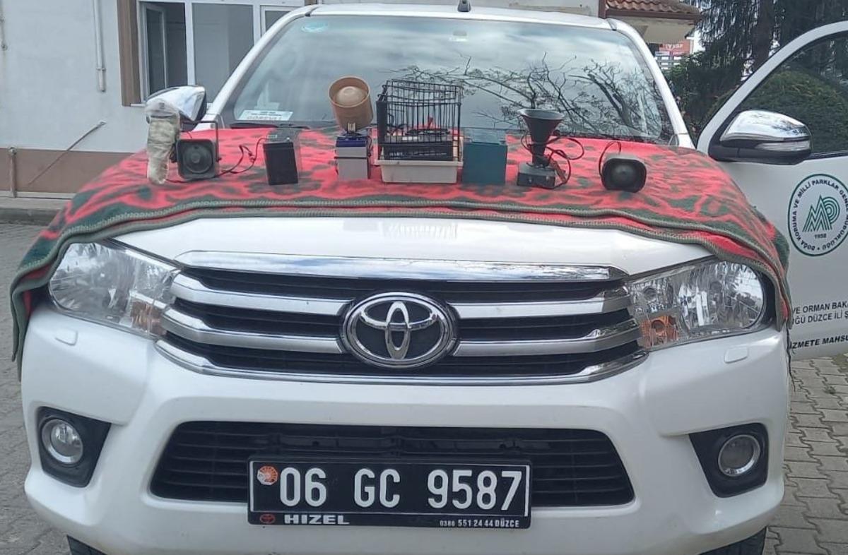 D&uuml;zce'de ka&ccedil;ak avcıların ses cihazlarına el konuldu