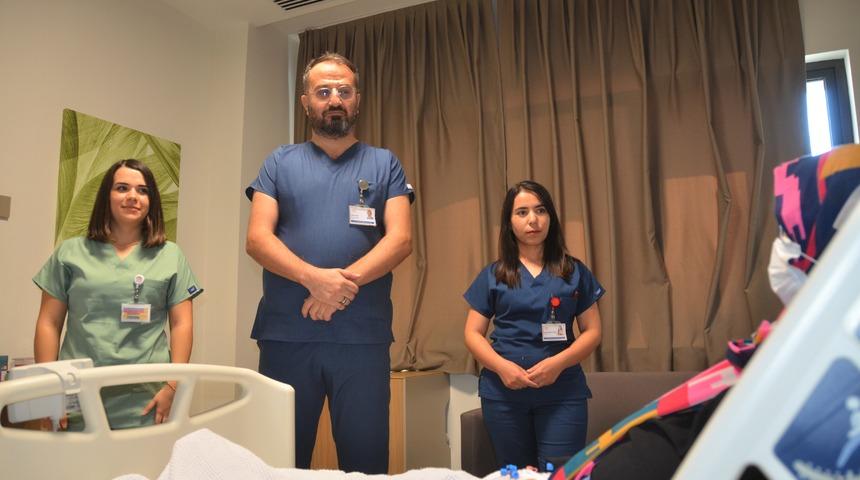 Bursa'da 38 yaşındaki diyaliz hastası ikiz bebek dünyaya getirdi