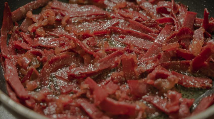 Bundan sonra yerken bir daha düşünün! Bu yiyecekler ömrünüzden çalıyor