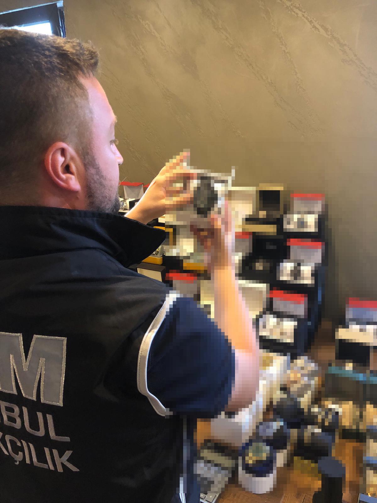 İstanbul'da sahte ve ka&ccedil;ak &uuml;r&uuml;n operasyonunda 28 ş&uuml;pheli yakalandı