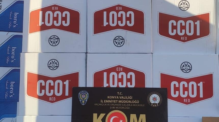 Konya'da kargo aracında kaçak 3 milyon 350 bin makaron ele geçirildi