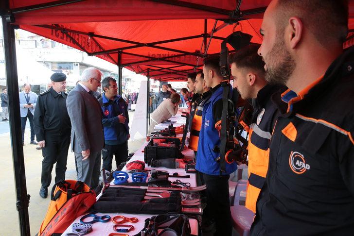 Bolu'da öğrenciler afetlere karşı bilinçlendiriliyor G4