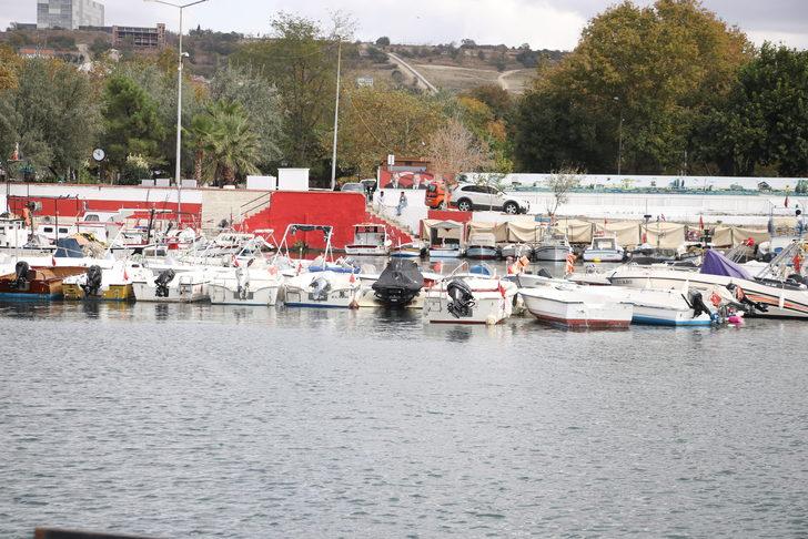 Tekirdağlı balıkçılar Marmara'daki poyrazın dinmesini bekliyor G3