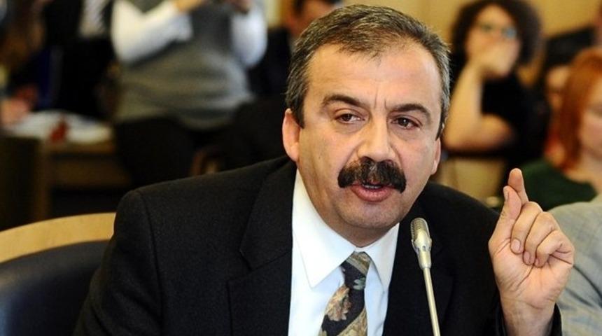 Sırrı S&uuml;reyya &Ouml;nder'e 'ter&ouml;r &ouml;rg&uuml;t&uuml; &uuml;yeliği' su&ccedil;undan dava