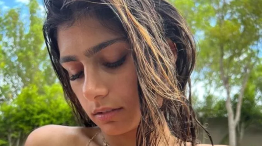 Eski yetişkin film yıldızı Mia Khalifa sosyal medyayı salladı! İç çamaşırı giymeyince cesur paylaşımına beğeni yağdı