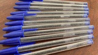 Tek tek iğneyle kazıdı! Hukuk öğrencisinin kopya düzeneğini gören şaştı kaldı... Hocası bile tebrik etti