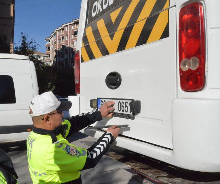 Aksaray'da sahte plakalı öğrenci servisi sürücüsüne ceza kesildi G2