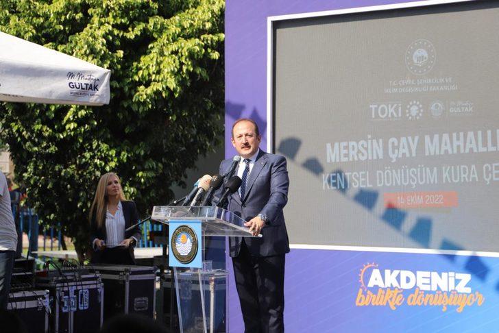 Mersin'de kentsel dönüşüm kapsamında yapılan konutlar için kura çekildi G3