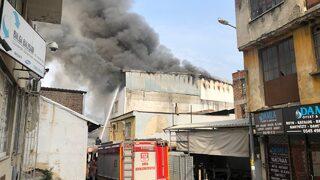 GÜNCELLEME - Bursa'da sandalye üretim atölyesinde çıkan yangın söndürüldü