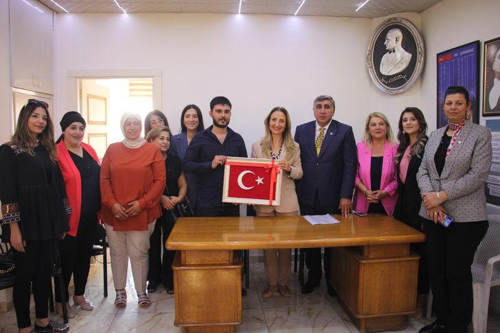 CHP'li Nazlıaka, Kilis'te partisinin il başkanlığını ziyaret etti G3