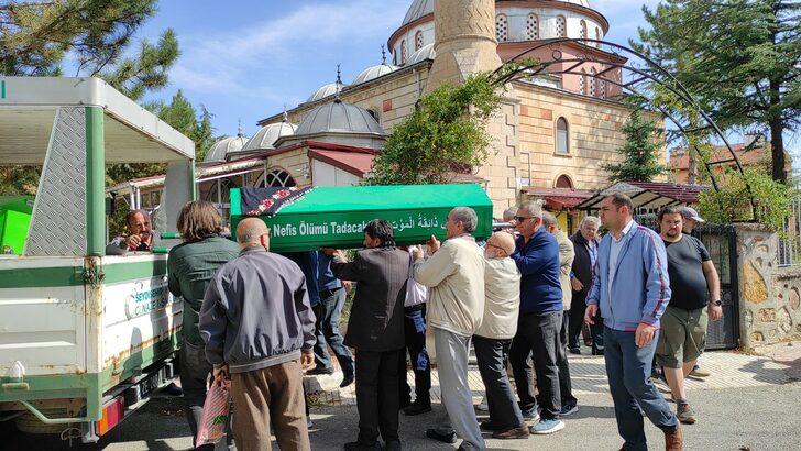 Antalya'daki trafik kazasında ölen genç kadının cenazesi Konya'da defnedildi G2