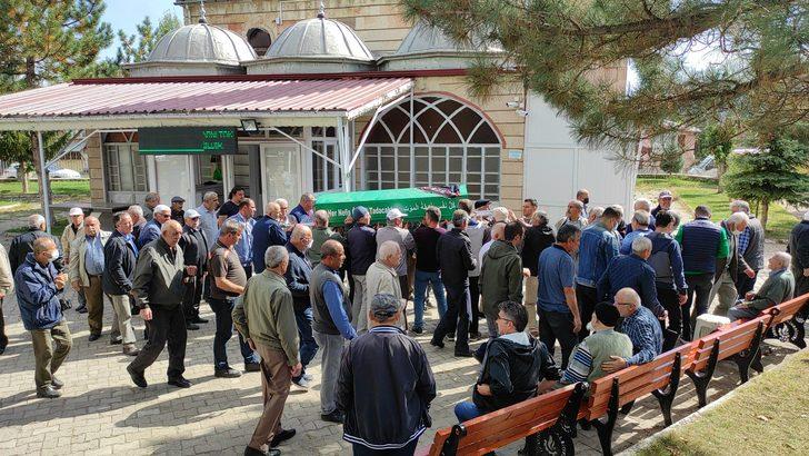 Antalya'daki trafik kazasında ölen genç kadının cenazesi Konya'da defnedildi G3