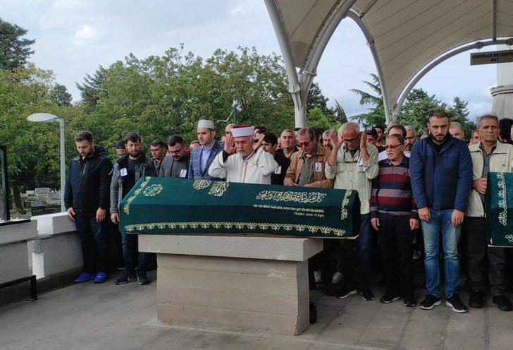 Ataşehir'de kamyonetin çarpması sonucu hayatını kaybeden doktorun cenazesi defnedildi G4