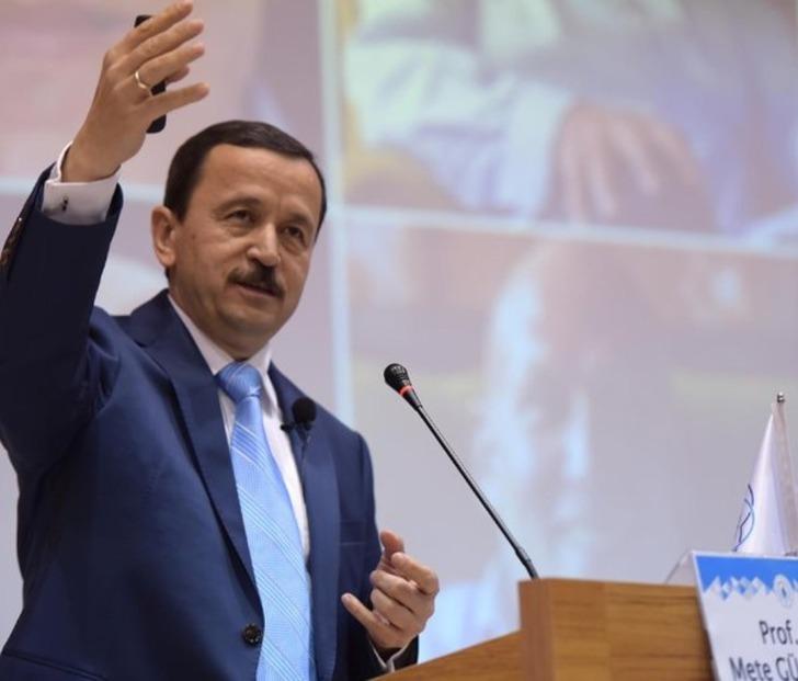 Saadet Partisi'nde Temel Karamollaoğlu'na rakip çıktı! Prof. Dr. Mete Gündoğan, genel başkan adayı olduğunu açıkladı