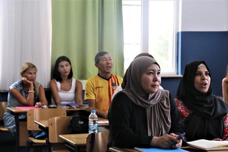 Savaştan kaçıp Türkiye'ye sığınmışlardı! Rus ve Ukraynalılar aynı sınıfta Türkçe öğreniyor G2