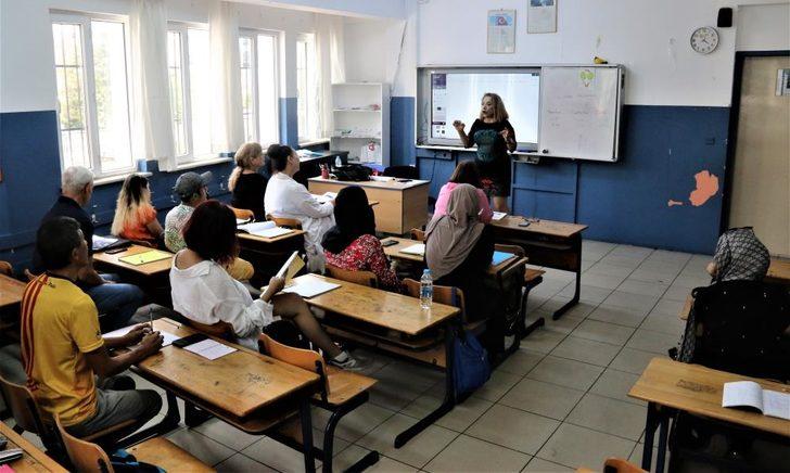 Savaştan kaçıp Türkiye'ye sığınmışlardı! Rus ve Ukraynalılar aynı sınıfta Türkçe öğreniyor G3