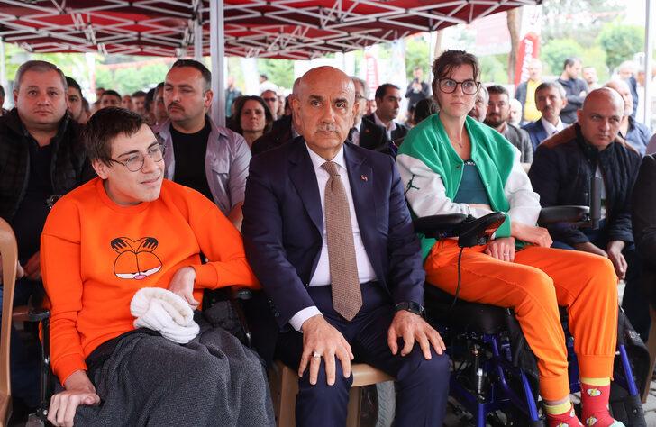 Tarım ve Orman Bakanı Kirişci, Uşak'ta engelsiz yaşam merkezinin temelini attı: G3