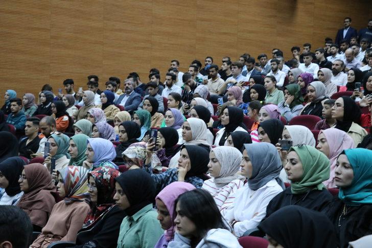 Diyanet İşleri Başkanı Erbaş, Siirt'te üniversite öğrencileriyle bir araya geldi: G4