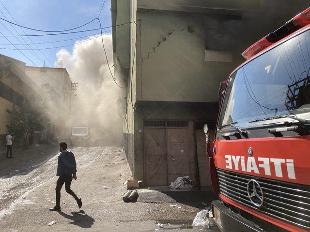 Gaziantep'te iplik atölyesinde çıkan yangında 3 işçi dumandan etkilendi