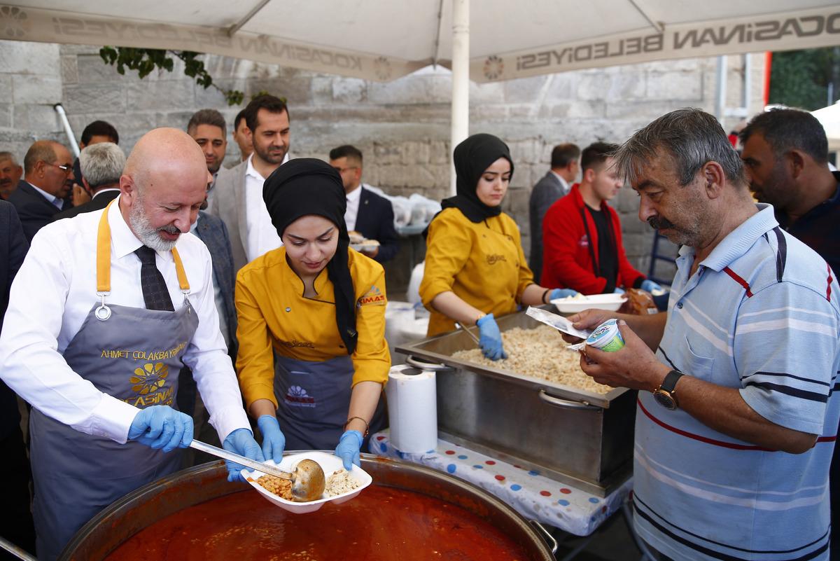 Kayseri'de 2 bin kişiye kuru fasulye ve pilav dağıtıldı