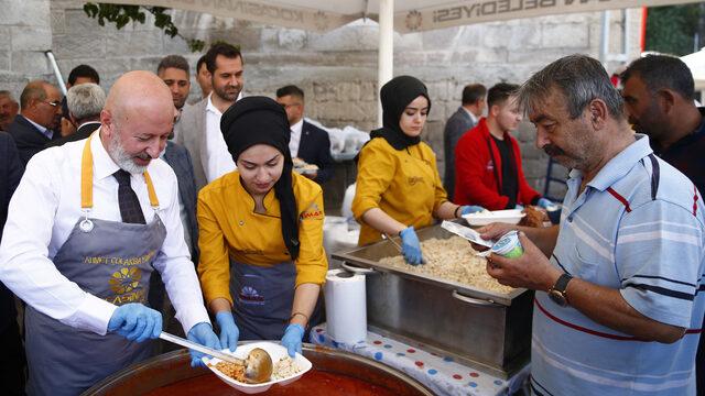 Kayseri'de 2 bin kişiye kuru fasulye ve pilav dağıtıldı