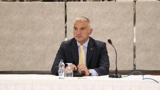 Kültür ve Turizm Bakanı Ersoy, Diyarbakır'da turizmcilerle buluştu