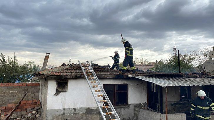 Edirne'de evinde yangın çıkan yaşlı kadını komşuları kurtardı G1