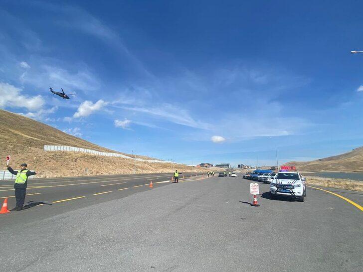Kayseri'de jandarma helikopter destekli trafik denetimi yaptı G4