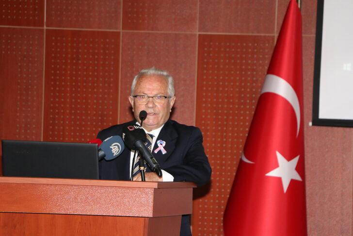 Erzurum'da sağlıkçılar pembe balonları uçurup meme kanserine dikkati çekti G5