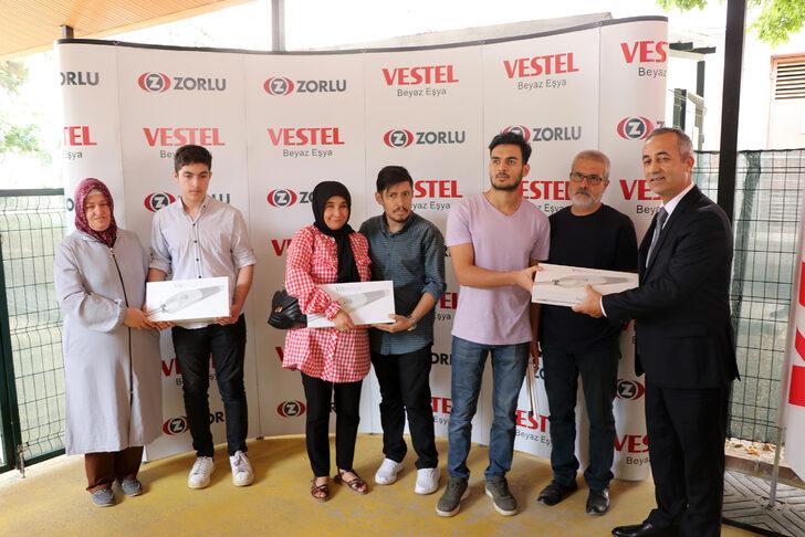 Manisa'da 15 görme engelli öğrenciye akıllı baston armağanı G1