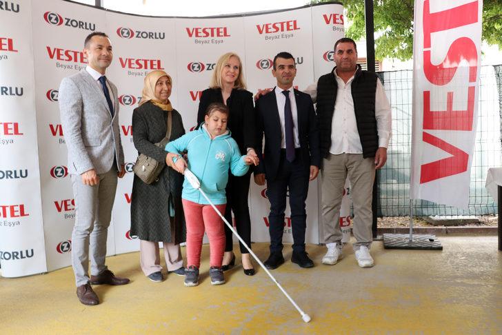 Manisa'da 15 görme engelli öğrenciye akıllı baston armağanı G3