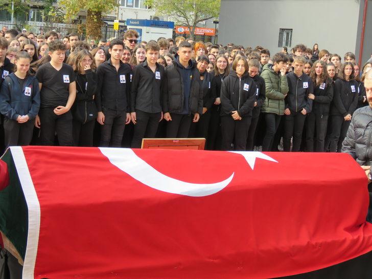 Kırklareli'nde ders anlatırken kalp krizi geçiren öğretmen yaşamını yitirdi G3