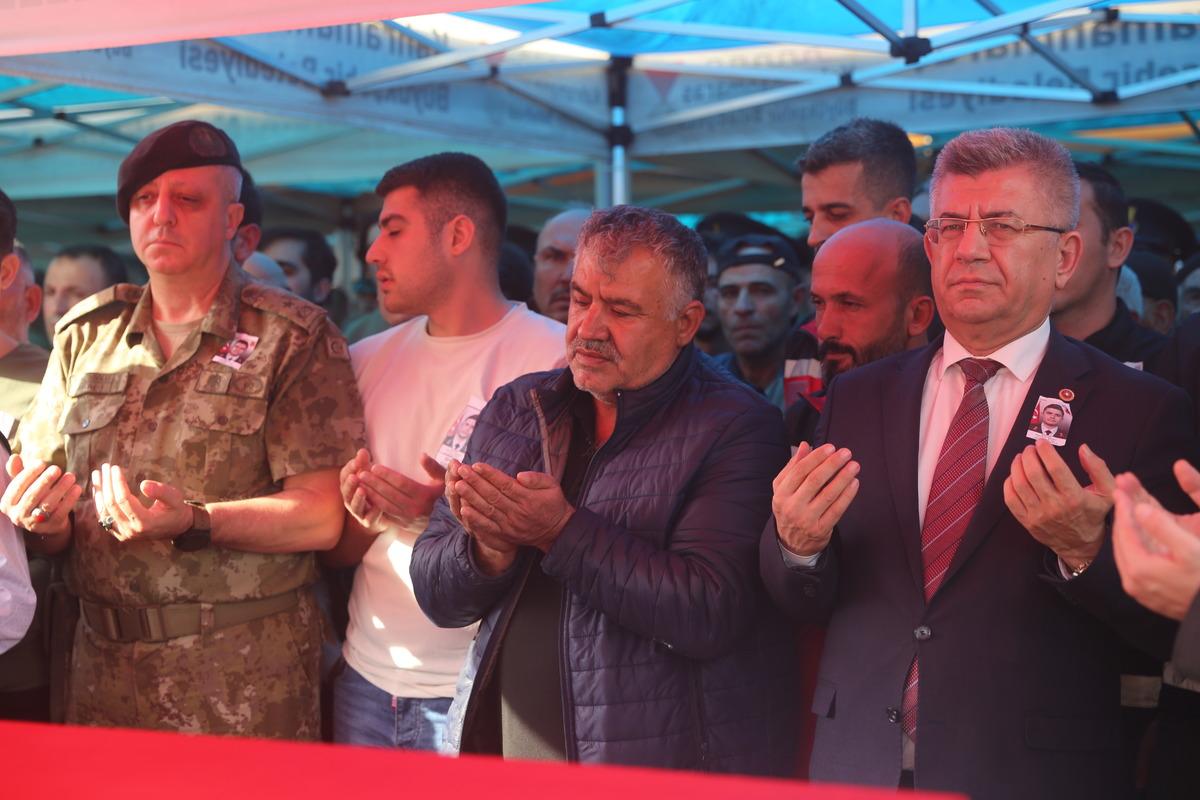 Şehit Uzman &Ccedil;avuş K&uuml;rşat Sert, Kahramanmaraş'ta son yolculuğuna uğurlandı