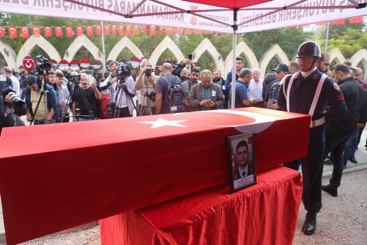 Şehit Uzman Çavuş Kürşat Sert, Kahramanmaraş'ta son yolculuğuna uğurlandı G5