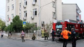 İzmir'de Aile Sağlığı Merkezinde çıkan yangın itfaiye ekiplerince söndürüldü