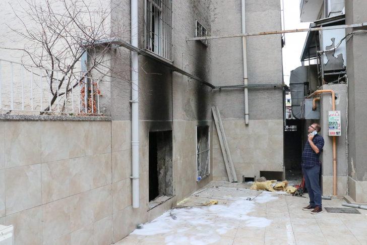 İzmir'de Aile Sağlığı Merkezinde çıkan yangın itfaiye ekiplerince söndürüldü G2