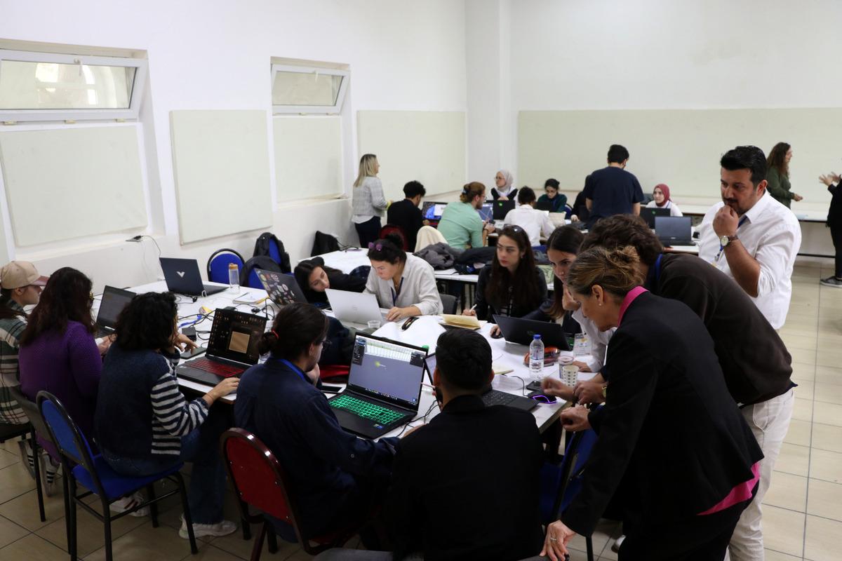 Edirne'de d&uuml;zenlenen 2. Mimarlık ve Enerji &Ccedil;alıştayı "sıfır enerjili bina" tasarımı ile tamamlandı